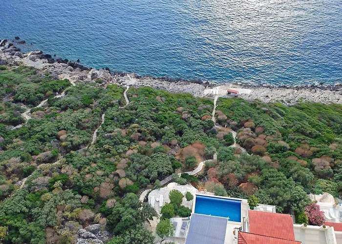 Guezel Elma -breathtaking Sea View Villa, Pool & Access To Sea Kaş