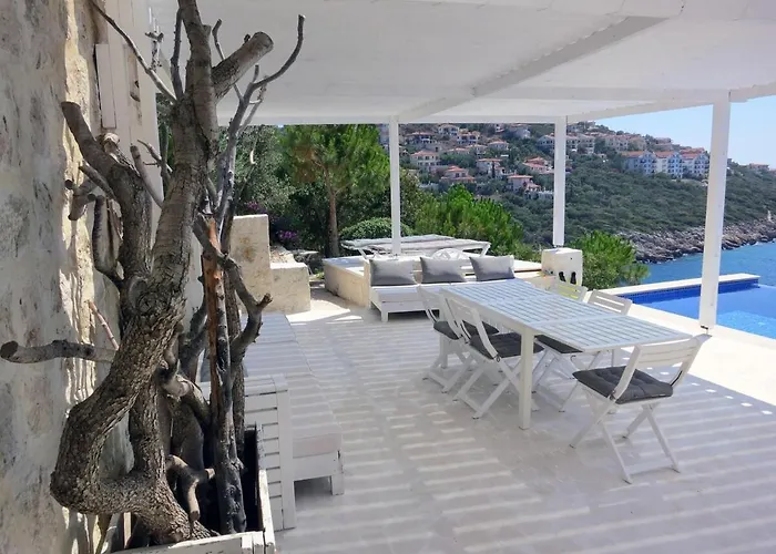 Guezel Elma -breathtaking Sea View Villa, Pool & Access To Sea Villa Kaş