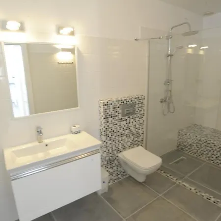 Villa Guezel Elma -breathtaking Sea View Villa, Pool & Access To Sea Kas