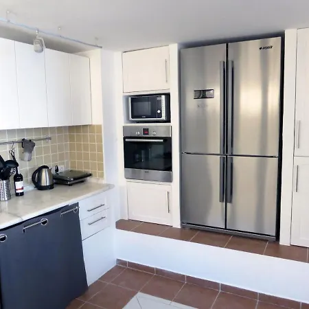 Guezel Elma -breathtaking Sea View Villa, Pool & Access To Sea Kaş