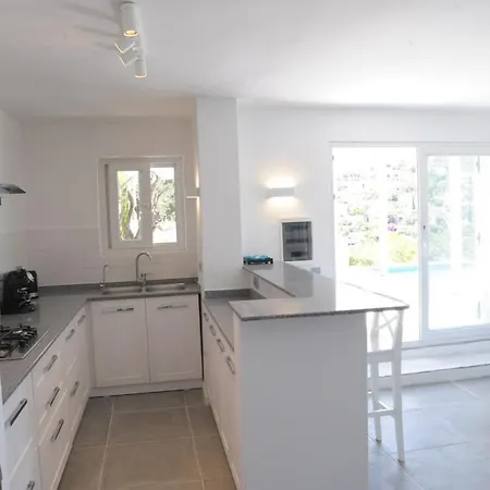 Villa Guezel Elma -breathtaking Sea View Villa, Pool & Access To Sea