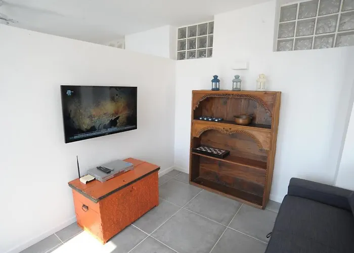 Villa Guezel Elma -breathtaking Sea View Villa, Pool & Access To Sea *