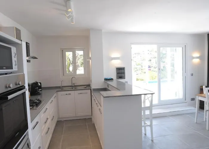 Villa Guezel Elma -breathtaking Sea View Villa, Pool & Access To Sea