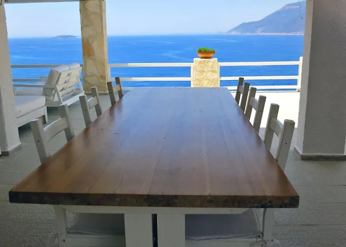 Villa Guezel Elma -breathtaking Sea View Villa, Pool & Access To Sea